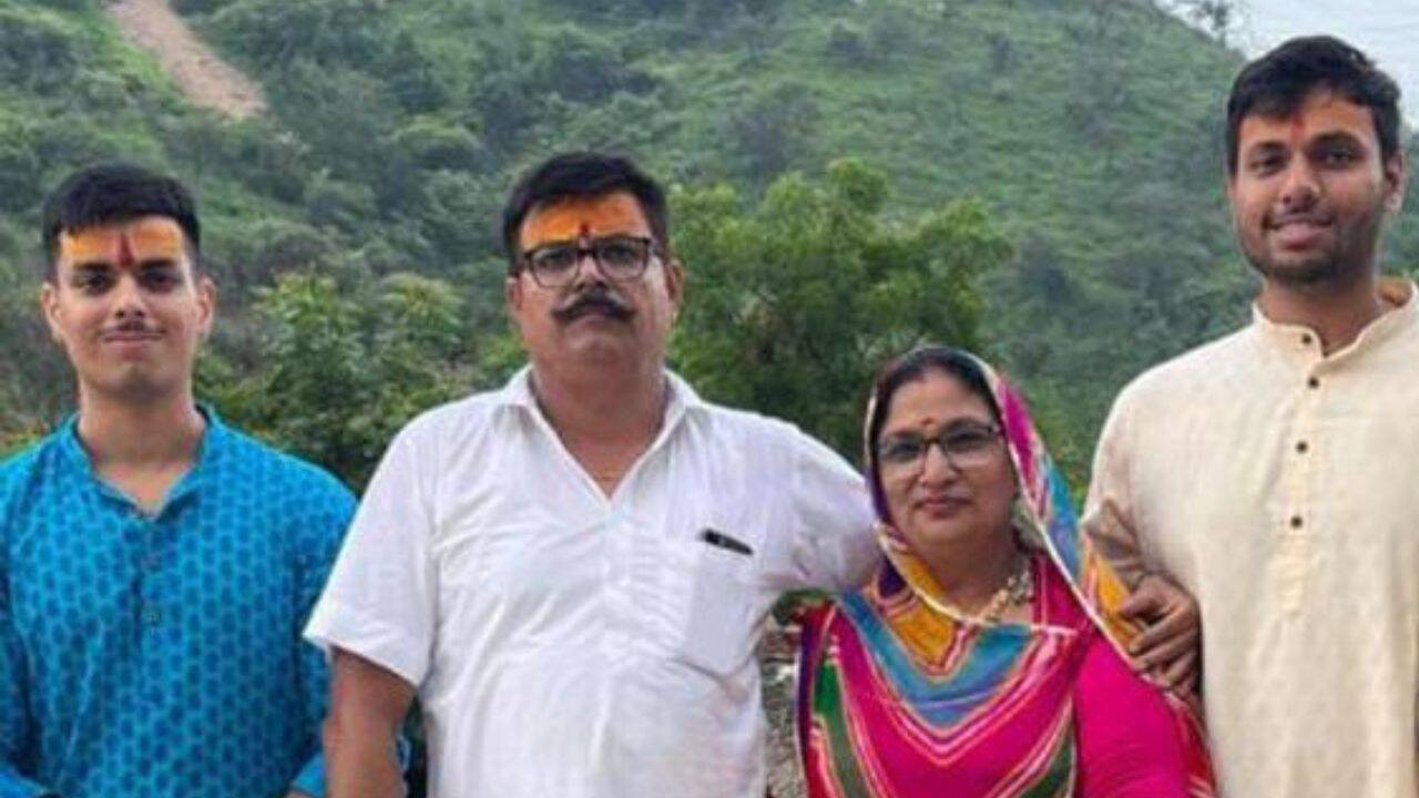 Chandrajeet Singh Rajawat with family (Special Arrangements)