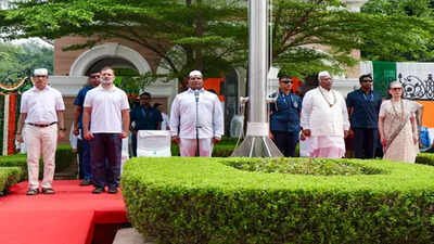 Mallikarjun Kharge, Sonia Gandhi and Rahul at Congress headquarters on Independence Day. Vande Mataram row: Is Congress taking a calculated gamble or walking into BJP's trap?