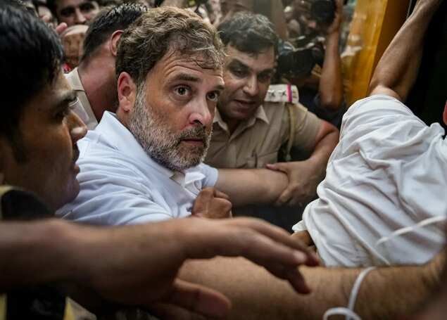 Congress sit​-in protest near PM's residence