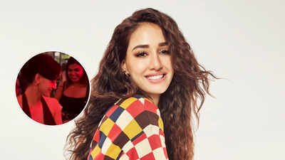 Disha Patani's 'Sheila Ki Jawani' dance steals the show at 'Awarapan 2' success party; video goes viral Disha Patani's 'Sheila Ki Jawani' dance steals the show at 'Awarapan 2' success party; video goes viral
