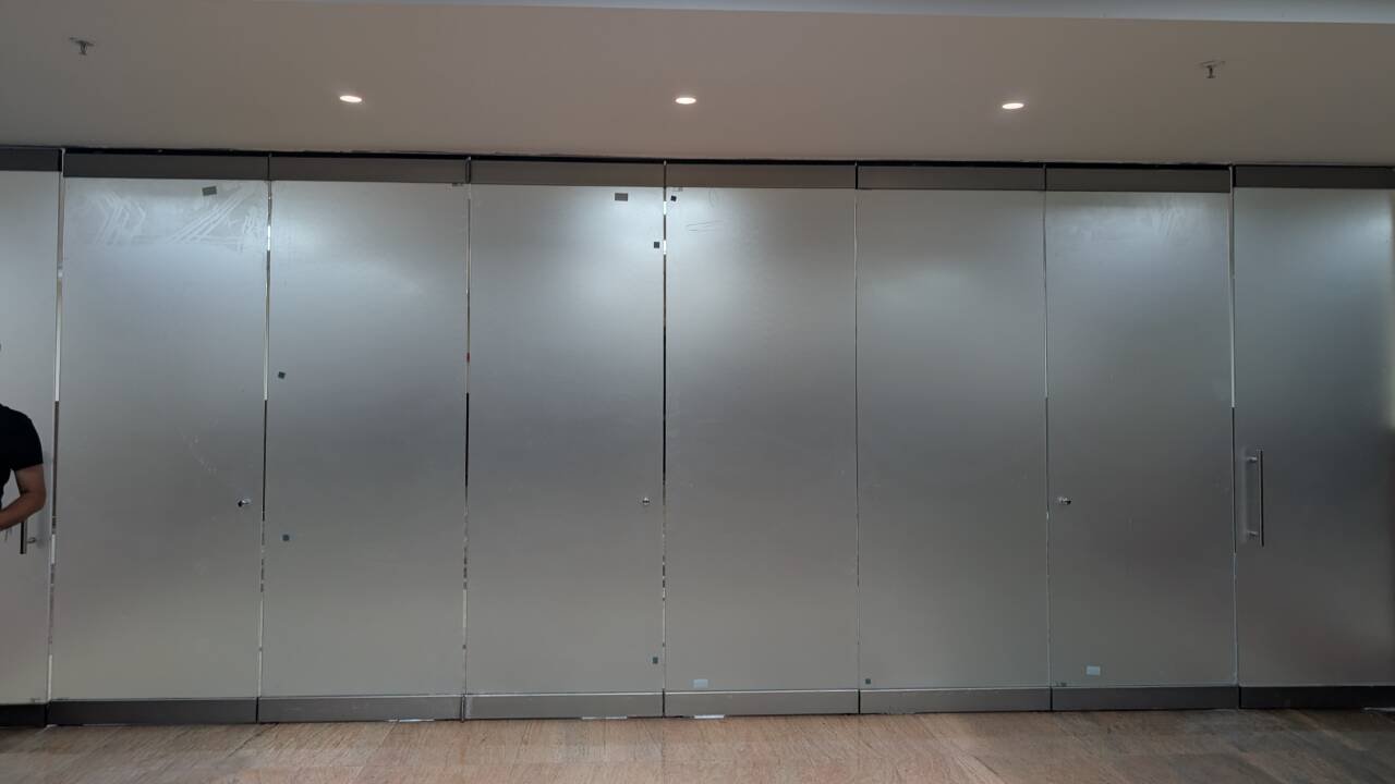 Glass Door IGI Stadium 1280