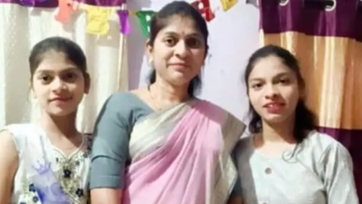 Maharashtra rains: Man clings to tree as wife, 2 daughters swept away in car