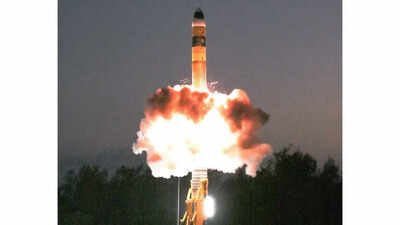 The missile uses an advanced guidance system and moving nozzles to keep the missile on the correct path and hit its target with high accuracy Agni-4 fills crucial gap between mid-range missile & ICBM, provides India strategic deterrence against China