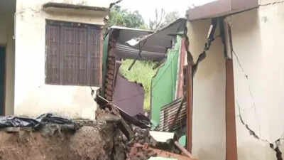 Houses damaged in Jammu village subsidence; families take shelter in tents
