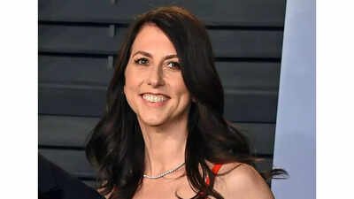 Jeff Bezos' ex-wife MacKenzie Scott Jeff Bezos ex-wife MacKenzie Scott who sold half of her Amazon stake has helped abolish $40 billion in medical debt; how mechanics work