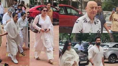 Kuku Kohli prayer meet: Aruna Irani arrives with family as Rajpal Yadav, Madhoo, Poonam Dhillon, Anupam Kher, Jackie Shroff and others pay tribute