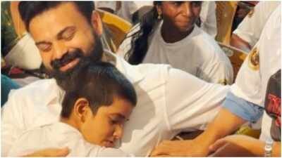 Kunchacko Boban wins hearts; Young fan hugs and kisses the 'Unmadham' actor Kunchacko Boban wins hearts; young fan hugs and kisses the 'Unmadham' actor