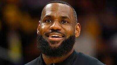 LeBron James, 41, launches YouTube golf channel with 2016 Cavaliers teammates in Scotland for championship reunion (via Getty) LeBron James gets surprising reaction from PGA Tour star Sam Burns’ as NBA legend takes his golf game to YouTube