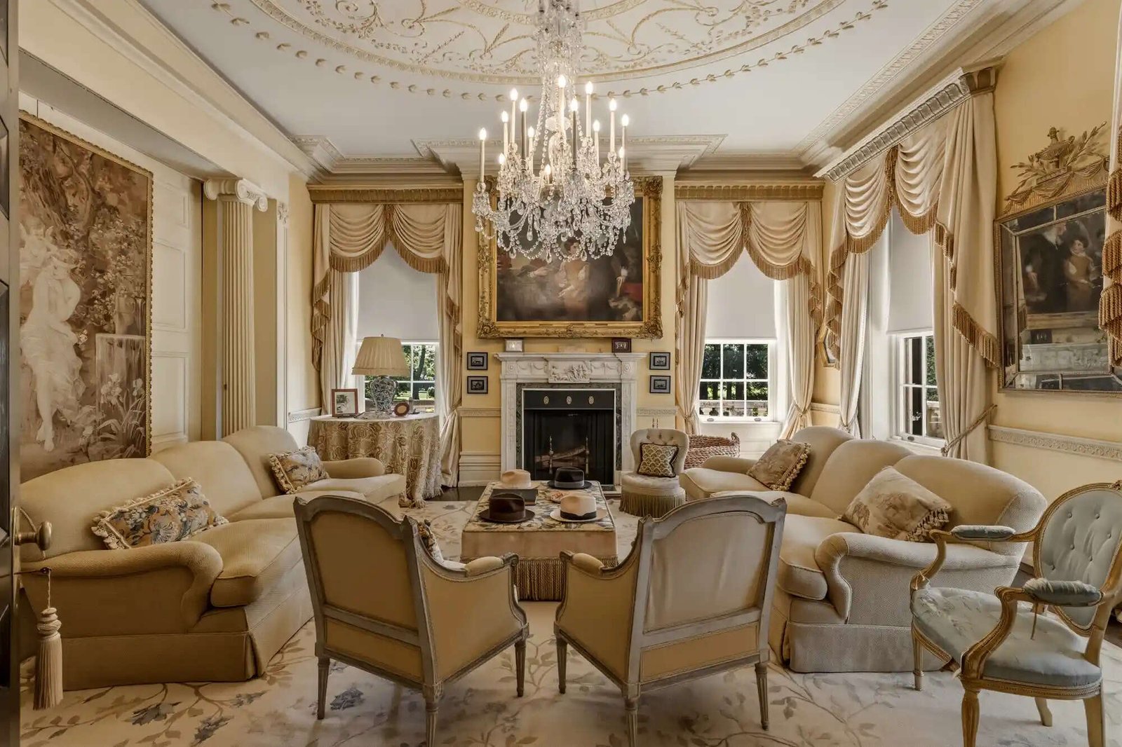​Once owned by Ryanair co-founder Tony Ryan, this iconic Kentucky estate is seeking a new owner.<br>
