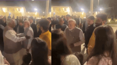 'Aap thoda badal gaye ho': Modi-Kharge banter at Supriya Sule's daughter's wedding reception