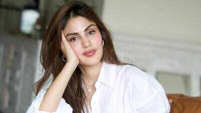 Rhea Chakraborty opens up about her 27 days in prison, reveals what inmates did for timepass and jokes about the food served in jail. Rhea Chakraborty recalls jail days, says ‘people inside are better than people outside’, reveals inmates’ timepass and food served in prison