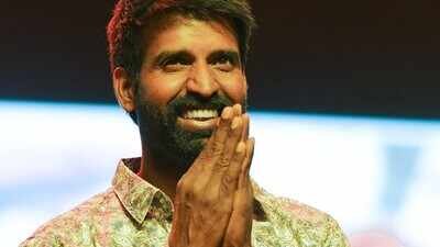 'There is no success in life that is complete without a woman,' says 'Mandadi' star Soori