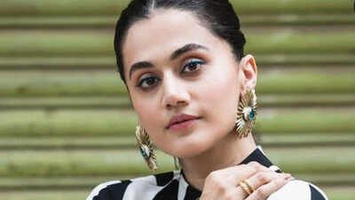 Taapsee Pannu BREAKS silence on Kangana Ranaut’s ‘upbringing’ remark: 'Aap khatam kyun nahi hone dete yeh baat?' Taapsee Pannu BREAKS silence on Kangana Ranaut’s ‘upbringing’ remark: 'Aap khatam kyun nahi hone dete yeh baat?'