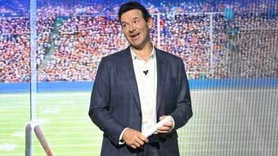How could Jerry Jones help protect Tony Romo’s CBS broadcasting future amid growing questions(Getty) How could Jerry Jones help protect Tony Romo’s CBS broadcasting future amid growing questions?