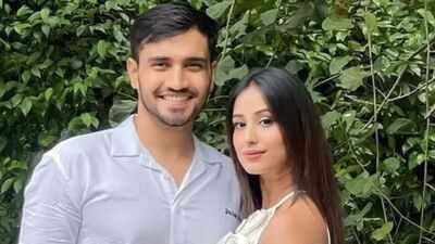 Bhagya Lakshmi fame Maera Mishra and husband Rajul Yadav announce pregnancy; actress flaunts baby bump