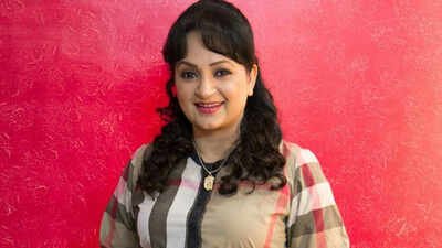 Upasana Singh calls CINTAA EGM ‘illegal’ after 11 Executive Committee members resign, demands fresh elections amid 'very bad atmosphere': 'They are not there to fire them, cancel their work or suspend them' Upasana Singh calls CINTAA EGM ‘illegal’ after 11 Executive Committee members resign, demands fresh elections amid 'very bad atmosphere': 'They are not there to fire them, cancel their work or suspend them'