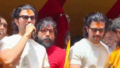 'Arjun Reddy' duo Sandeep Reddy Vanga and Vijay Deverakonda join Bonalu celebrations with fans in Hyderabad; Faria Abdullah joins with special dance