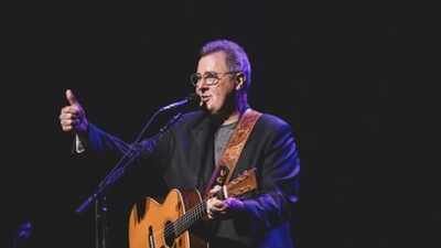 Vince Gill pays emotional tribute to Dolly Parton on stage while singing 'I Will Always Love You.' (Instagram) Vince Gill gets emotional remembering Dolly Parton: Breaks down in tears on stage while singing ‘I Will Always Love You’