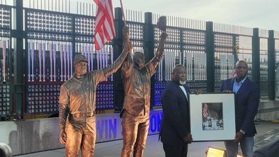Seattle Mariners unveil Legacy Plaza honoring iconic 2001 flag-raising moment In 2001, two Seattle Mariners raised an American flag after clinching their division days after 9/11; 25 years later, that moment has become a permanent stadium statue