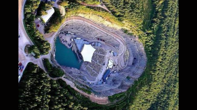 55-meters-deep Swedish limestone quarry In 1990, mining stopped at a 55-metre-deep Swedish limestone quarry; a year later, an opera singer discovered its remarkable natural sound, and it became Dalhalla, now drawing 100,000+ visitors each summer