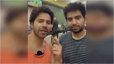 Varun Dhawan asks Samay Raina to act after being teased, gets a hilarious reply