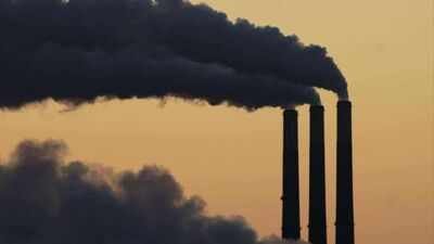 US had just two 500-foot smokestacks The US had just two 500-foot smokestacks in 1970 and more than 180 by 1985 to dilute local pollution; the taller stacks sent emissions farther downwind and helped spread acid rain