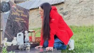 ‘Mummy is heartbroken, but Mummy is strong’: Celina Jaitley breaks down at son Shamsher’s grave, shares heartbreaking note saying 'you have never left me' on his birth anniversary