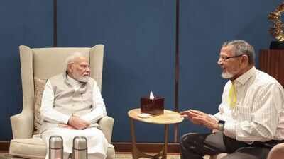 Asgarali Vohra, who studied with Modi at the B N School in Vadnagar, Gujarat, met the PM on Sept 8. 81-year-old meets schoolmate PM Modi to seek CBI probe in land dispute