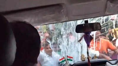Eggs thrown at TMC MLA Kunal Ghosh's car in Hooghly Watch: Eggs hurled, car window smashed as Kunal Ghosh heads to Mamata rally