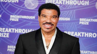 Photo: AP Lionel Richie still in ICU over cardiac issues; singer hoping to be discharged this week