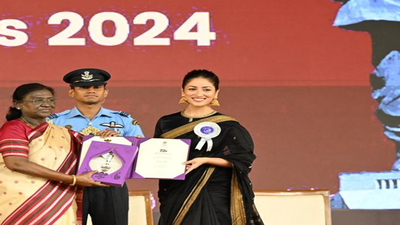 Mumbai, Sep 22 (IANS) Actress Yami Gautam Dhar, who was conferred with the Best Actress honour at the 72nd National Film Awards, has reacted to her win. The actress advised all aspiring artistes to put their head down and keep working, and be rest assured that life will reward them for their dedication, and hard work. Yami Gautam reacts to Best Actress National Award win: ‘Do your work with honesty, one day you will reach your destination’
