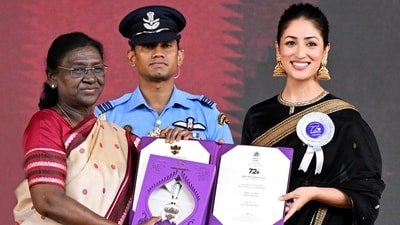 President Droupadi Murmu presents the Best Actress in a Leading Role award for Article 370 to Yami Gautam at the 72nd National Film Awards ceremony, in Kevadia on Tuesday. (@rashtrapatibhvn X/ANI Photo) (@rashtrapatibhvn X) President Droupadi Murmu presents the Best Actress in a Leading Role award for Article 370 to Yami Gautam at the 72nd National Film Awards ceremony, in Kevadia on Tuesday. (@rashtrapatibhvn X/ANI Photo) (@rashtrapatibhvn X)