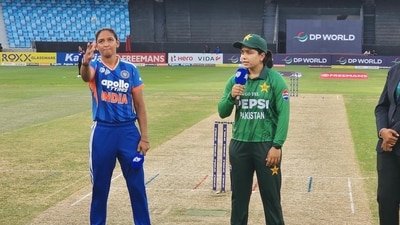India and Pakistan skipped the handshake during the Asia Cup 2026 match. (X images)
