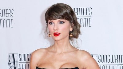 Taylor Swift’s new track “Pink Clouding” from The Life of a Showgirl: The Encore has sparked debate among Swifties. (REUTERS/Kylie Cooper/File Photo/File Photo)