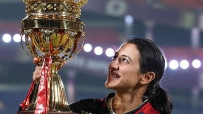 Smriti Mandhana with the WPL Trophy. (X Images)