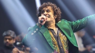 Sonu Nigam recently performed in US.