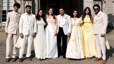 Jyotika and Suriya renewed their vows in the presence of their family.