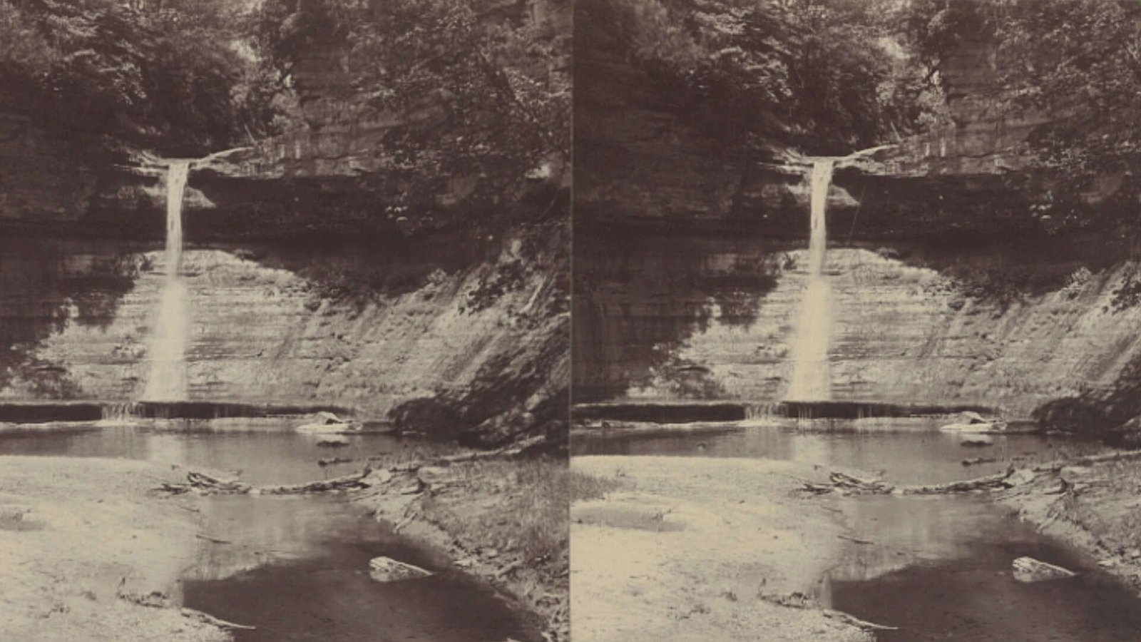 A photograph taken in 1903 is preserved by the Library of Congress