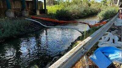 About 5,000 gallons of diesel spilled from an Equinix data centre into Anderson Creek in Secaucus. (Photo: Bill Sheehan/Hackensack Riverkeeper) 5,000 gallons of diesel spill from Equinix data centre in Secaucus into Anderson Creek; cleanup underway in New Jersey Meadowlands, Hackensack Riverkeeper seeks natural resource damages