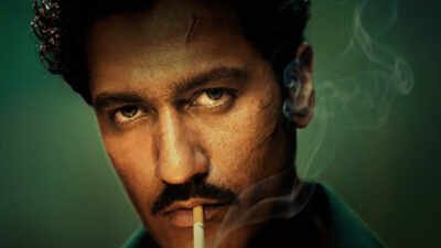 After Ranbir Kapoor and Alia Bhatt, Vicky Kaushal's brooding FIRST LOOK from 'Love & War' takes internet by storm as fans say, 'Makers didn't put much efforts into Vicky's poster, he deserves more' After Ranbir Kapoor and Alia Bhatt, Vicky Kaushal's brooding FIRST LOOK from 'Love & War' takes internet by storm as fans say, 'Makers didn't put much efforts into Vicky's poster, he deserves more'