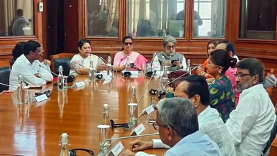 17 NCPI MPs to join BJP together, 3 to back NDA from outside: Rebel TMC MP Basunia 17 NCPI MPs to join BJP soon: Rebel TMC MP Jagadish Chandra Barma Basunia's big 'Durga Puja claim