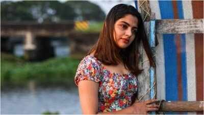 'Coming with ten cameras is difficult for me'_ Nikhila Vimal explains sudden media encounters. 'Coming with ten cameras is difficult for me': Nikhila Vimal explains sudden media encounters; 'That is my problem, not yours'