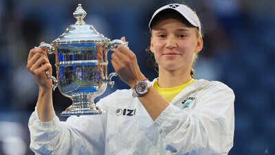 Elena Rybakina holds the trophy after she won the women's singles final of the US Open against Aryna Sabalenka. (AP Photo) New No. 1 Elena Rybakina dethrones Aryna Sabalenka to win US Open title