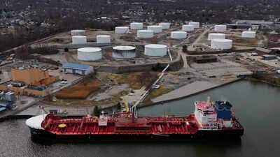 The move comes amid an energy crisis that has erupted due to the escalating Russia-Ukraine war, and America’s inconclusive conflict with Iran (Photo: Reuters). US to lend 40 million barrel oil from strategic reserve as Ukraine war strains global supply