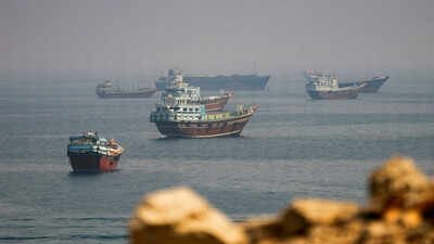 Iran seeks a table to negotiate with the US as the military blockade of its ports continues and reports emerge of a potential resumption of strikes (Photo: Reuters). Iran ready reopen Hormuz within 7 days, negotiate if the US lifts blockade