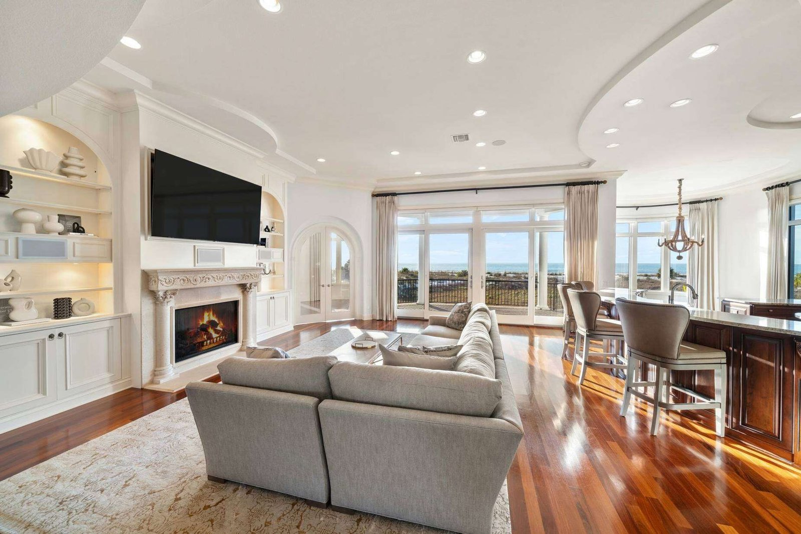 ​Hulk Hogan’s waterfront home has a primary suite with a private Gulf-facing terrace and spa-style bath.