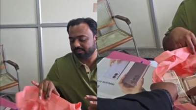 In photo: Accused GST officer taking the bride Lokayukta police trap GST official with Rs 8 lakh bribe