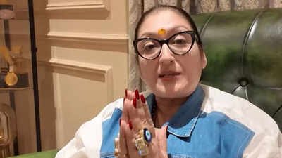 ‘Janwaron se pyaar karo, Dhokebaaz hote hai insaan ’ REACTS Sunita Ahuja after Govinda’s Lalbaugcha Raja visit with Komal Rani Swarnkar ‘Janwaron se pyaar karo, Dhokebaaz hote hai insaan ’ REACTS Sunita Ahuja after Govinda’s Lalbaugcha Raja visit with Komal Rani Swarnkar