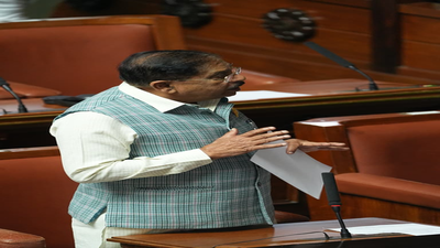 Bengaluru, Sep 23 (IANS) Karnataka Deputy Chief Minister G. Parameshwara on Wednesday congratulated veteran Kannada actor Anant Nag in the Legislative Assembly for being selected for the prestigious Dadasaheb Phalke Award, the highest honour in Indian cinema. Karnataka Deputy CM G Parameshwara congratulates Anant Nag on Dadasaheb Phalke Award in Assembly