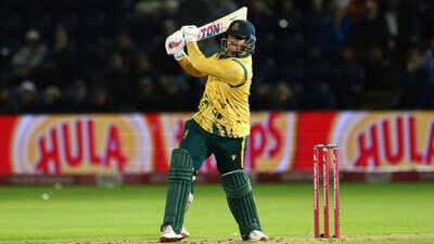 Lhuan-dre Pretorius Lhuan-dre Pretorius stars as South Africa beat Zimbabwe again to strengthen tri-series campaign